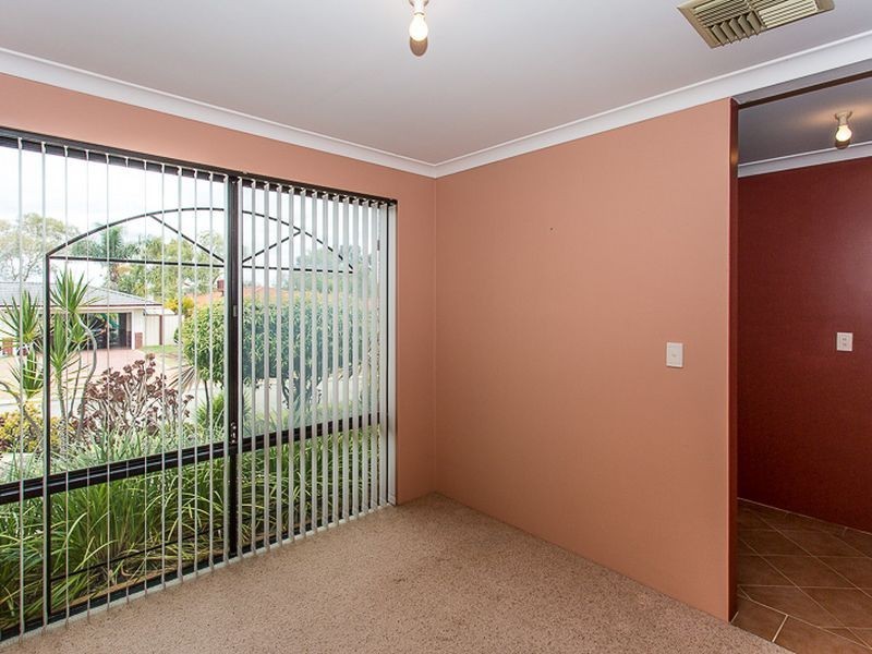9 Shoalhaven Rise, Success WA 6164