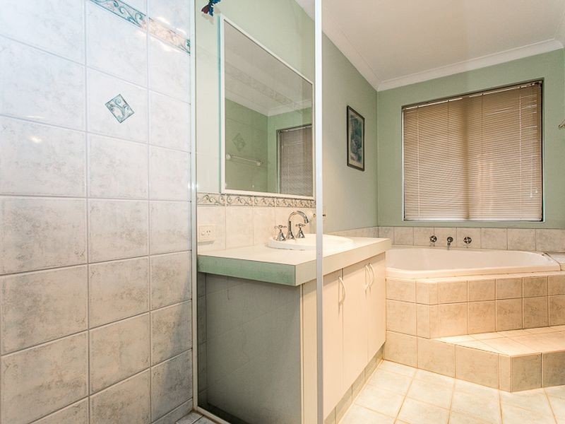 9 Shoalhaven Rise, Success WA 6164