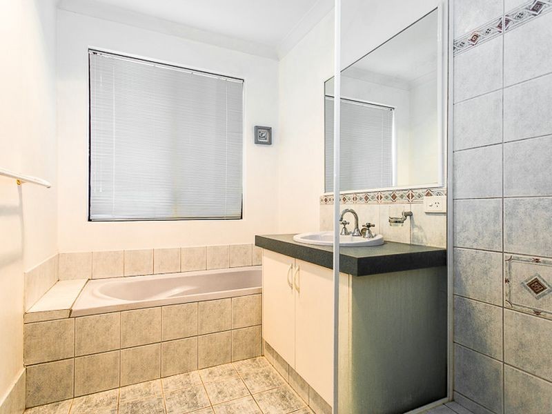 9 Shoalhaven Rise, Success WA 6164