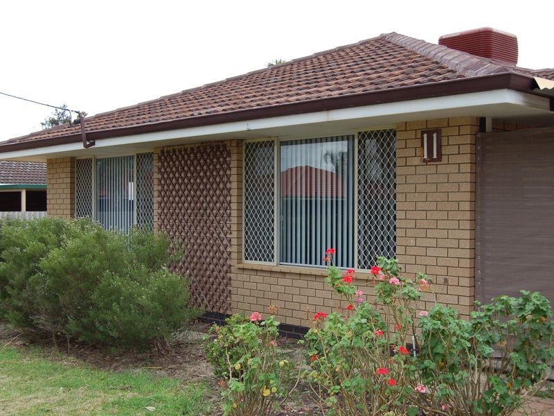 11 Eneabba Place, Armadale WA 6112