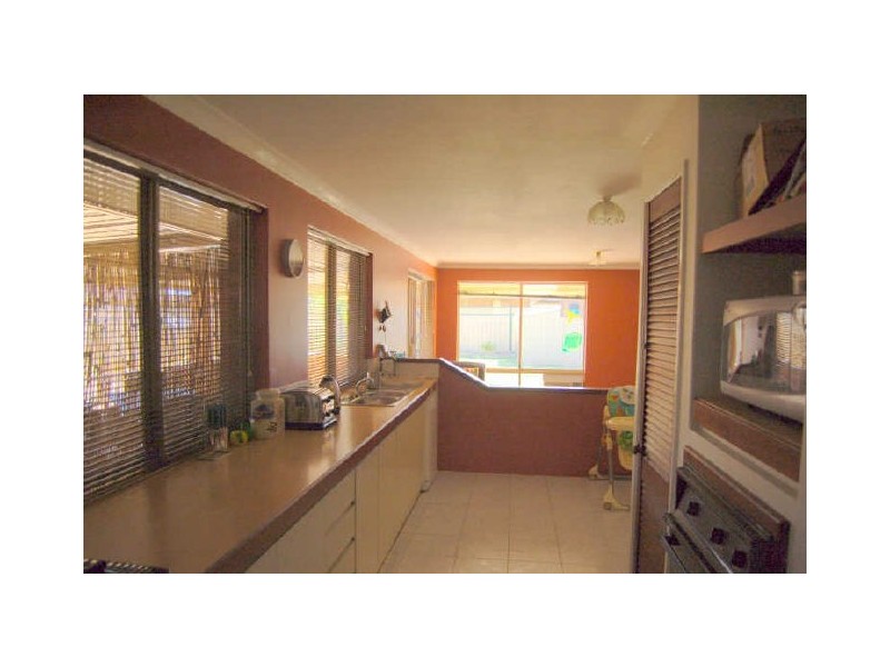 64 Chadwick Parade, Brookdale WA 6112