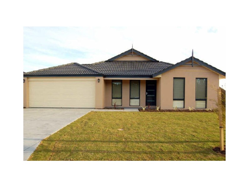 26 Madeira Turn, Byford WA 6122