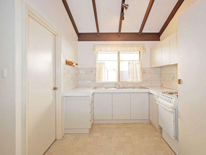 11/4-6 Edeline Street, Spearwood WA 6163