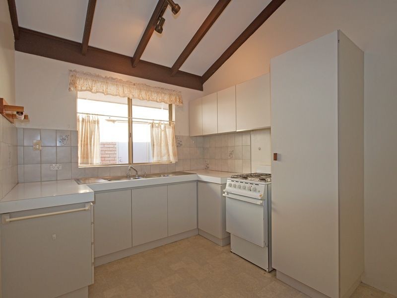 11/4-6 Edeline Street, Spearwood WA 6163