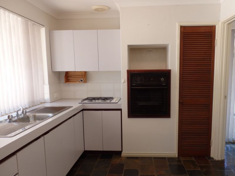 15 Mcgrath Place, Seville Grove WA 6112