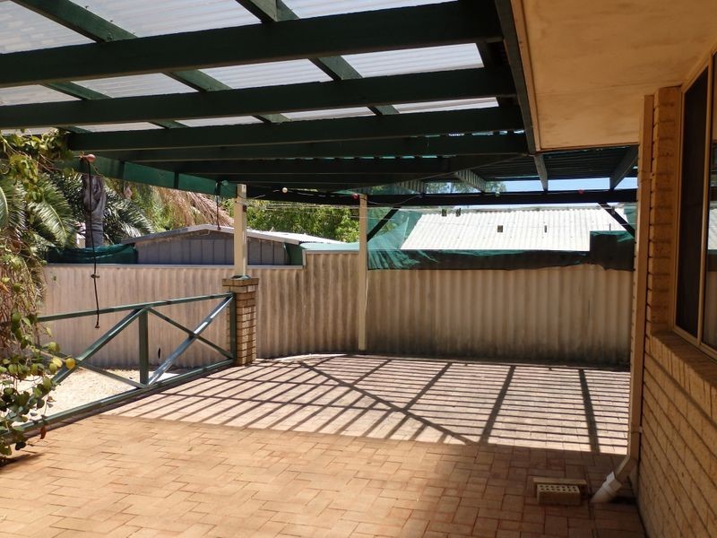 15 Mcgrath Place, Seville Grove WA 6112