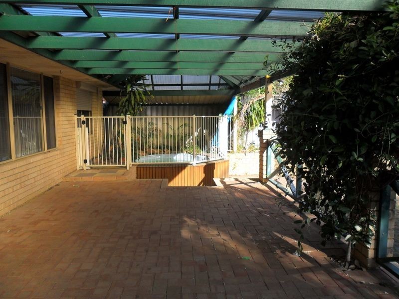 15 Mcgrath Place, Seville Grove WA 6112