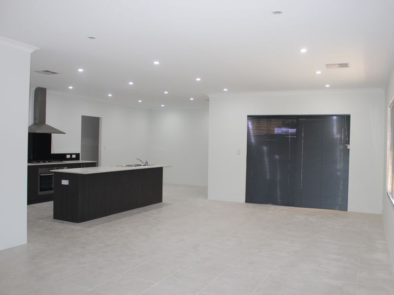 28 Pinelle Parkway, Aubin Grove WA 6164