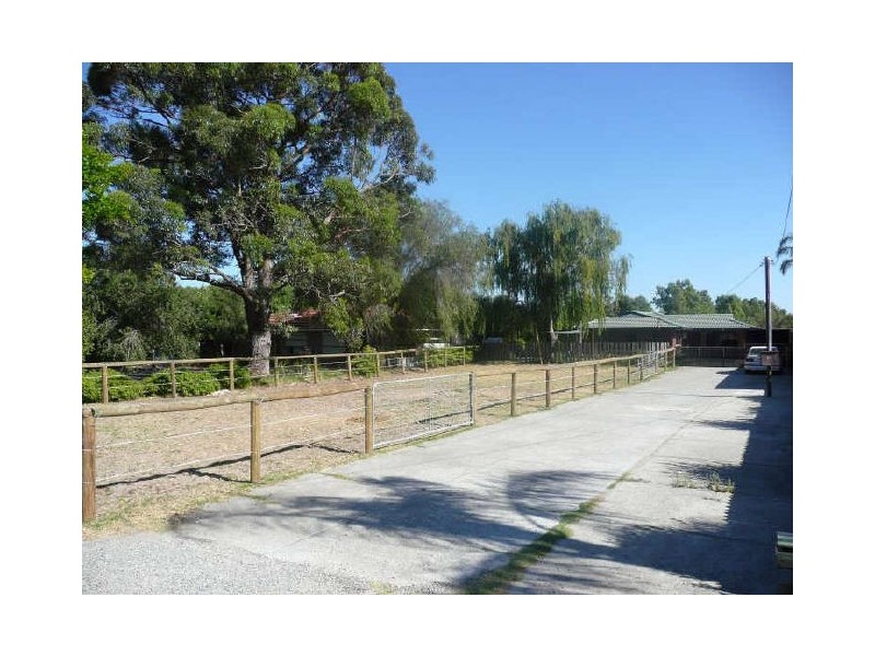 829 Armadale Road, Forrestdale WA 6112