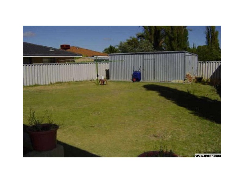 10 Cranberry Way, Kenwick WA 6107