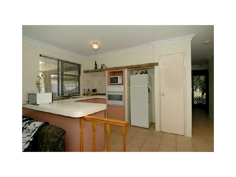 10 Cranberry Way, Kenwick WA 6107