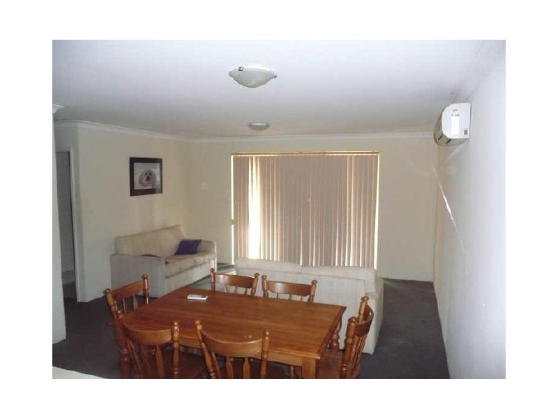 1/11 Stott Close, Armadale WA 6112