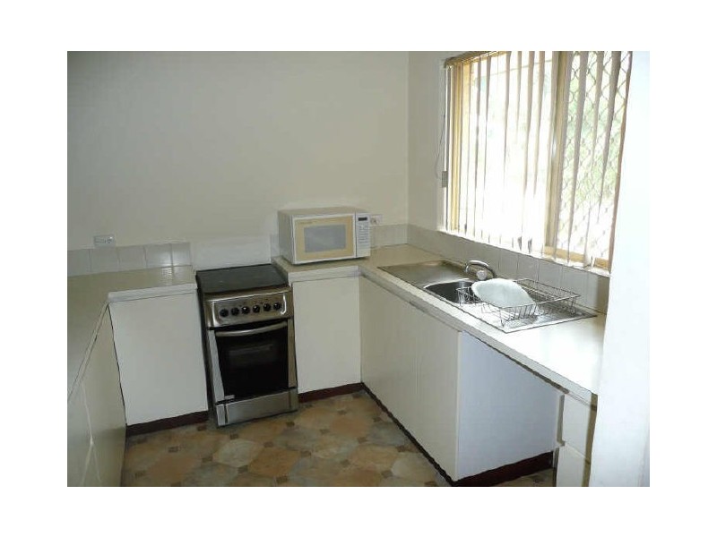 1/11 Stott Close, Armadale WA 6112