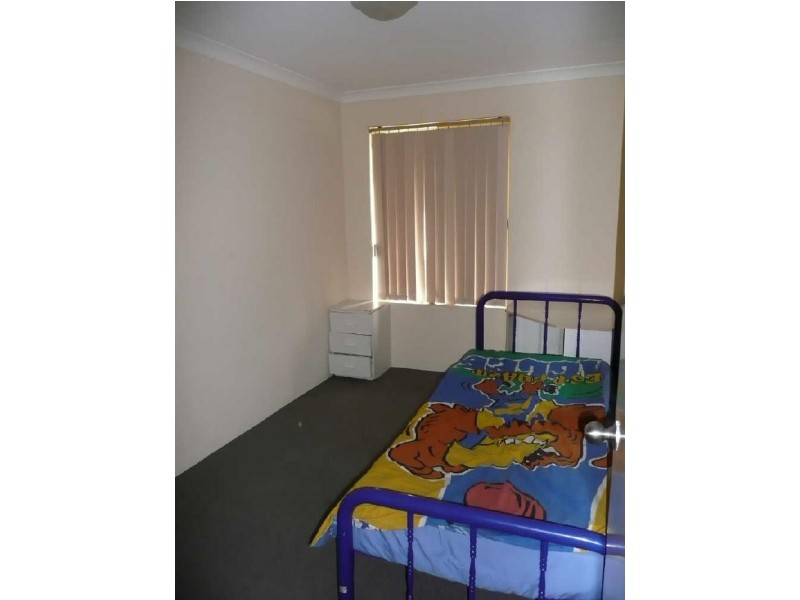 1/11 Stott Close, Armadale WA 6112