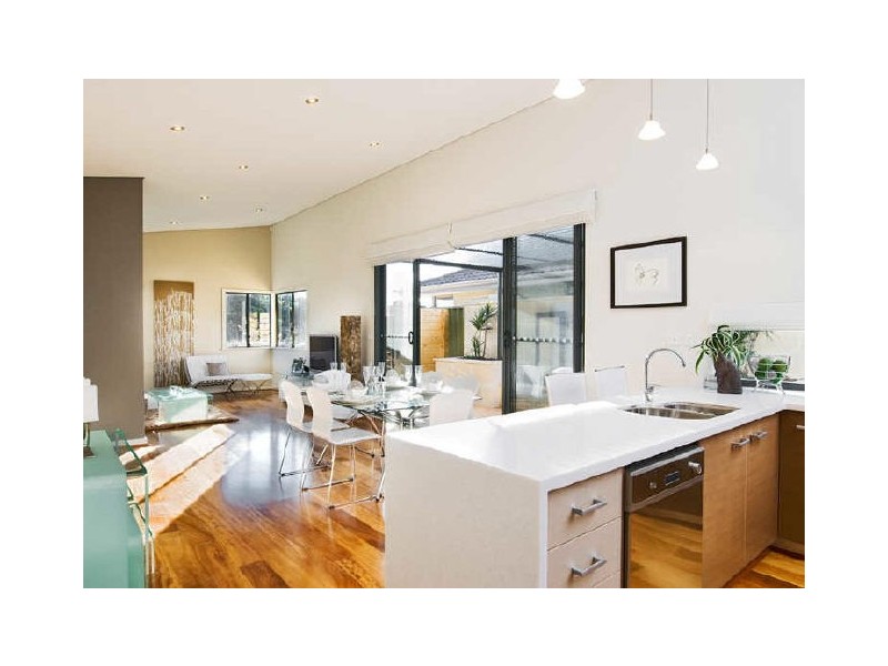 72 Verdant Crescent, Seville Grove WA 6112