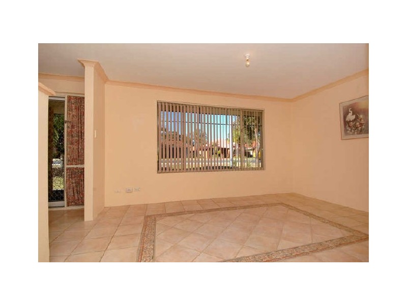 122 Lowanna Way, Armadale WA 6112