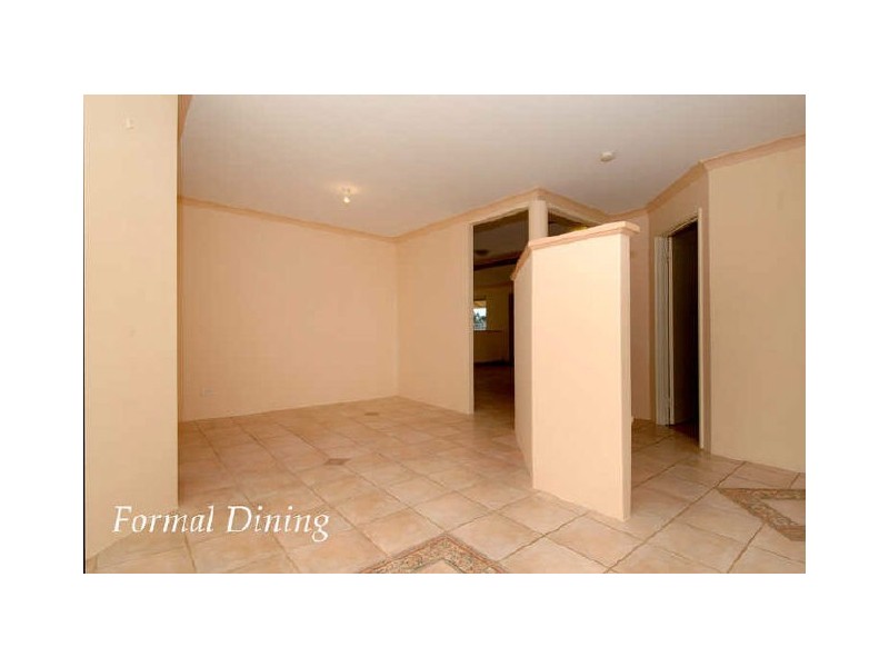 122 Lowanna Way, Armadale WA 6112