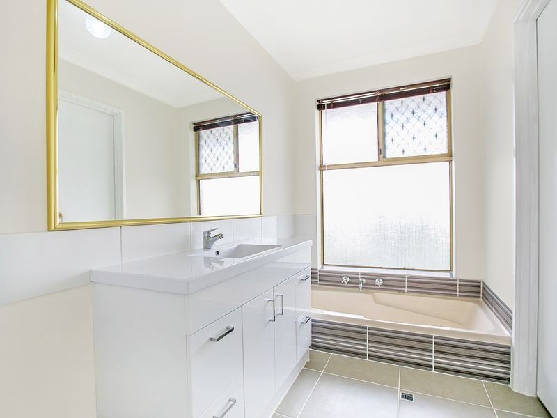 135 Braemore Street, Seville Grove WA 6112