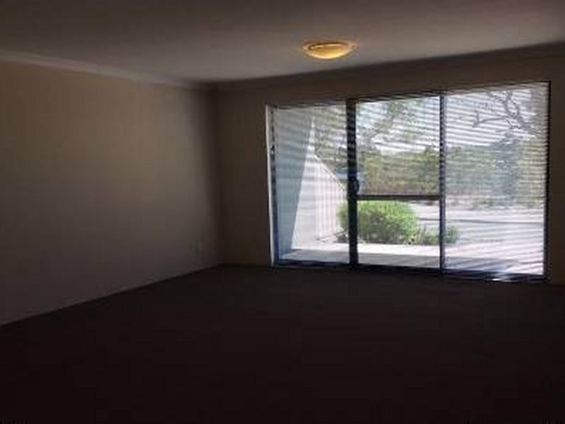 35 Mariposa Gardens, Success WA 6164