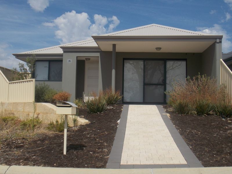35 Mariposa Gardens, Success WA 6164