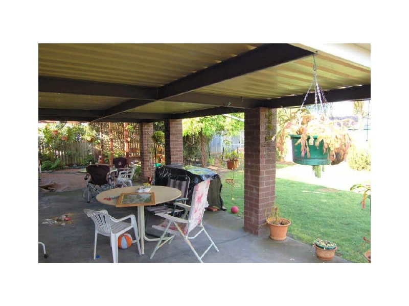 5 Bundalla Court, Kelmscott WA 6111