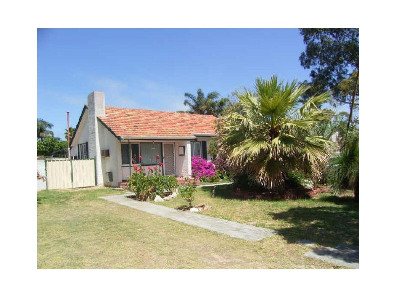 25 Thorsager Street, Coolbellup WA 6163