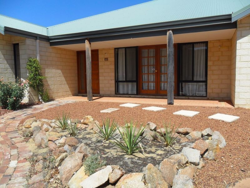 22 Bernard Street, Kelmscott WA 6111