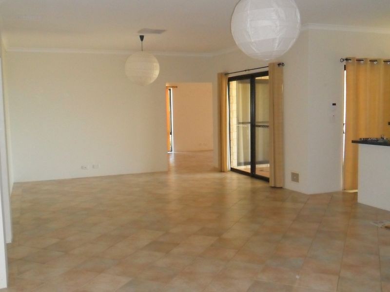 22 Bernard Street, Kelmscott WA 6111