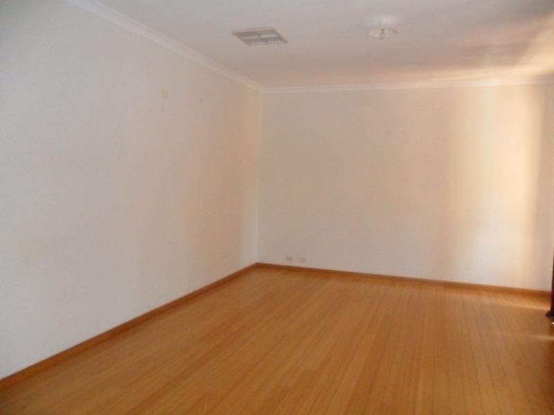 22 Bernard Street, Kelmscott WA 6111