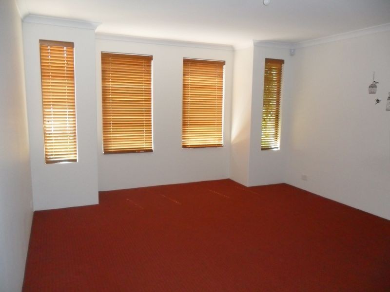 22 Bernard Street, Kelmscott WA 6111