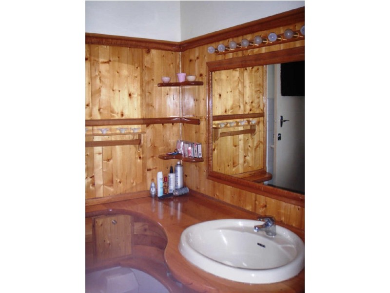 321 Eleventh Road, Brookdale WA 6112