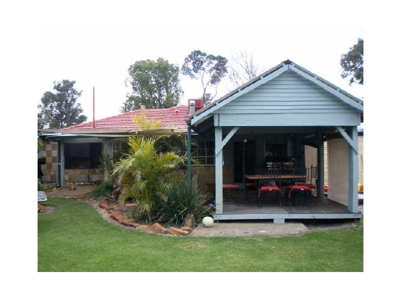 321 Eleventh Road, Brookdale WA 6112