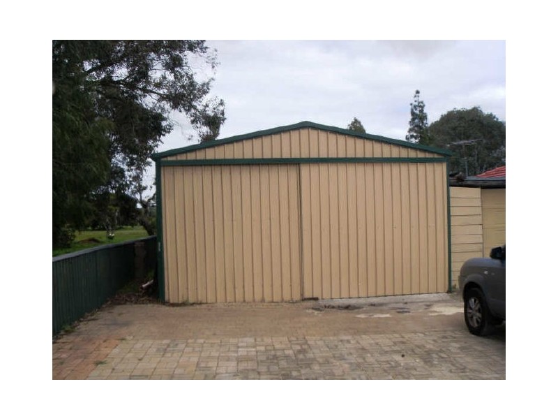 321 Eleventh Road, Brookdale WA 6112