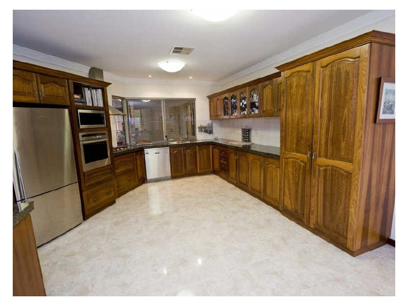 16 Whelan Road, Kardinya WA 6163