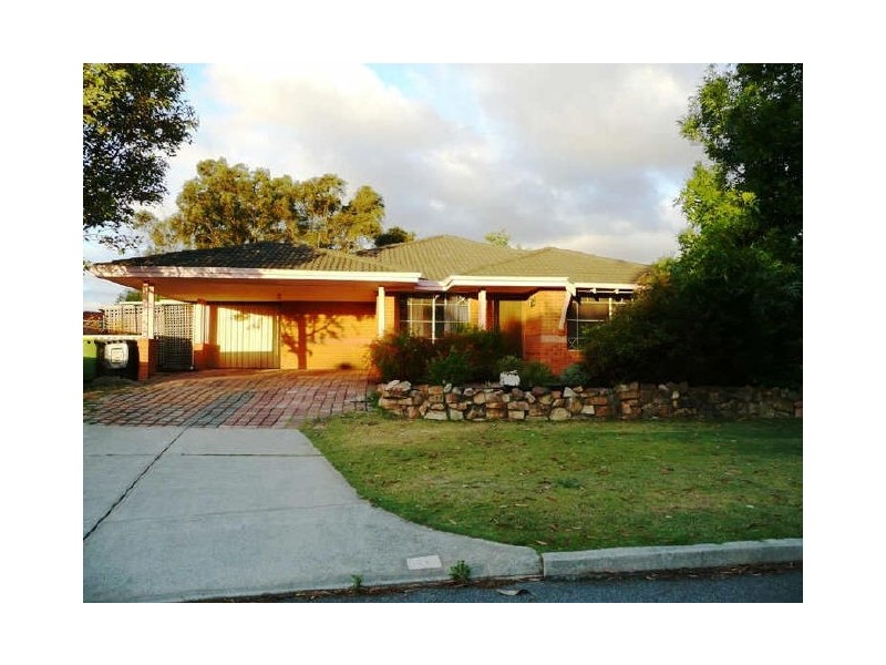 6 Eaglehawk Grove, Brookdale WA 6112