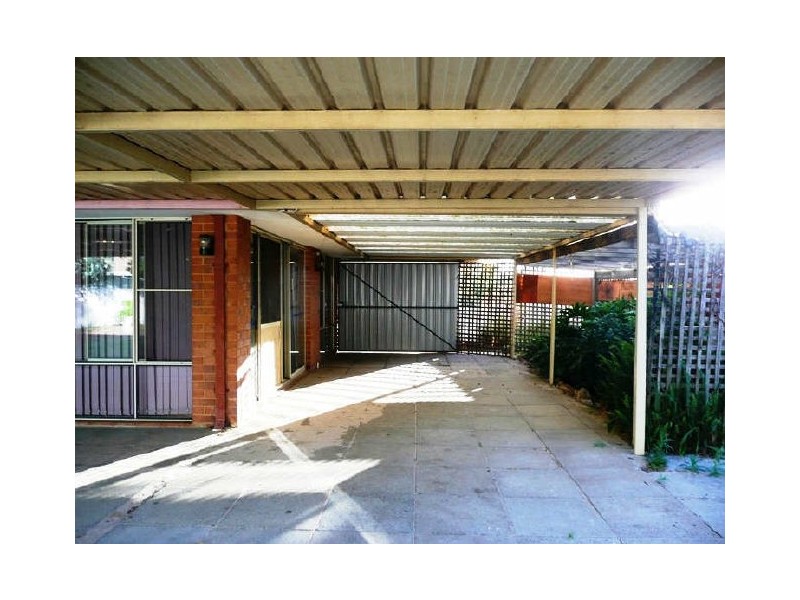 6 Eaglehawk Grove, Brookdale WA 6112