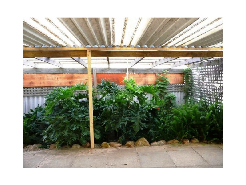 6 Eaglehawk Grove, Brookdale WA 6112