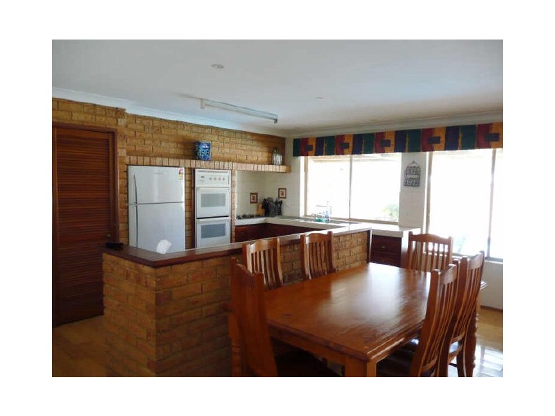 4 Blythe Place, Armadale WA 6112
