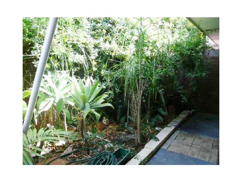 Unit 2/6-8 Toorak Road, Armadale WA 6112