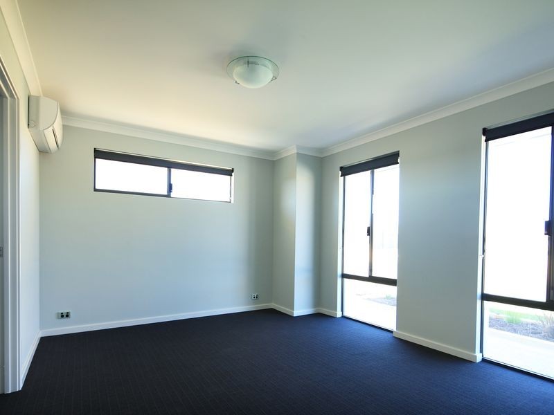 7 Oakes Way, Hammond Park WA 6164