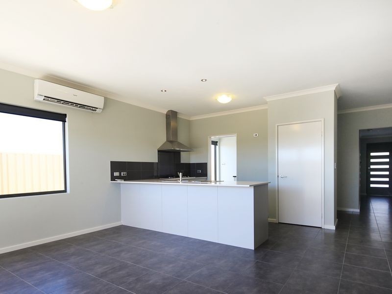 7 Oakes Way, Hammond Park WA 6164