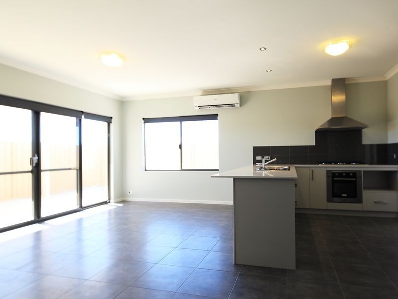 7 Oakes Way, Hammond Park WA 6164