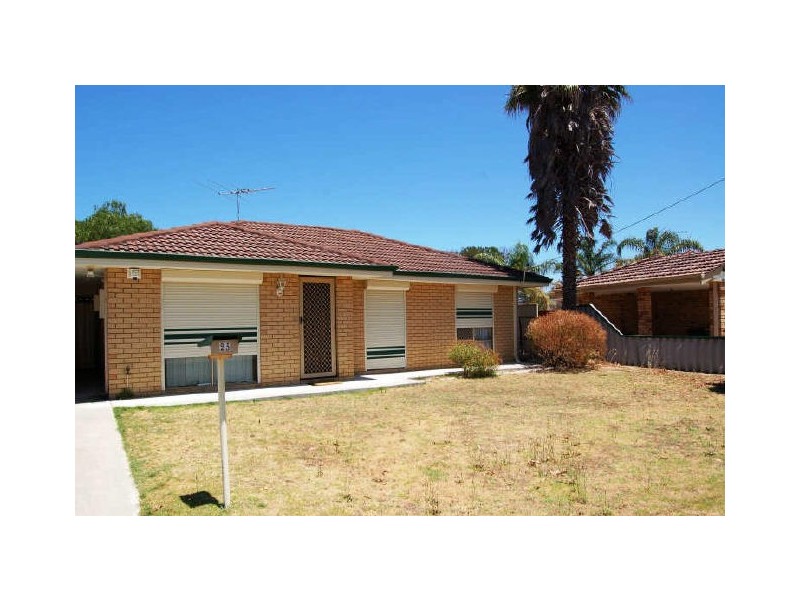 25 Lemon Grove, Seville Grove WA 6112