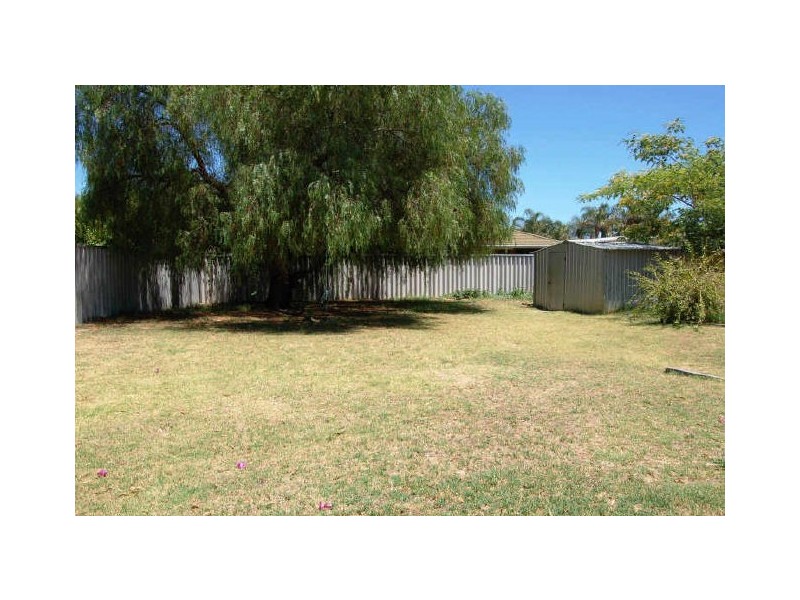 25 Lemon Grove, Seville Grove WA 6112