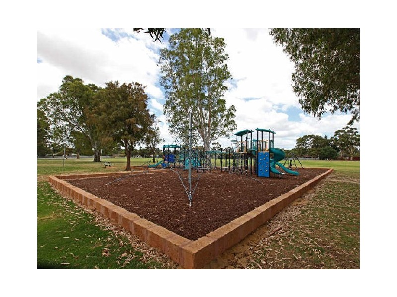 4 Ironcap Place, Armadale WA 6112