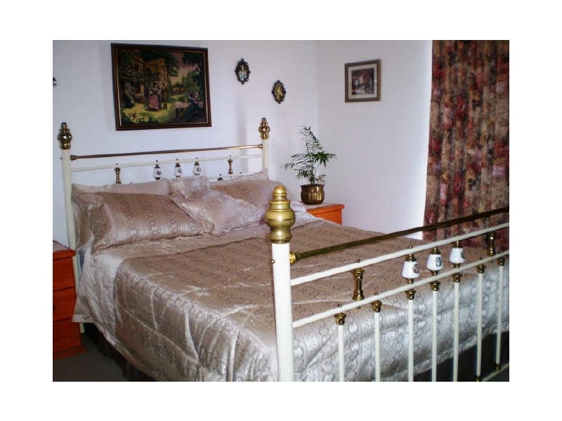 24 Bedfordale Hill Road, Mount Richon WA 6112