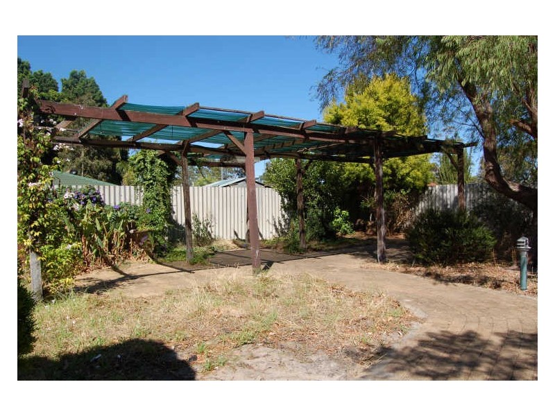 5 Peel Court, Armadale WA 6112