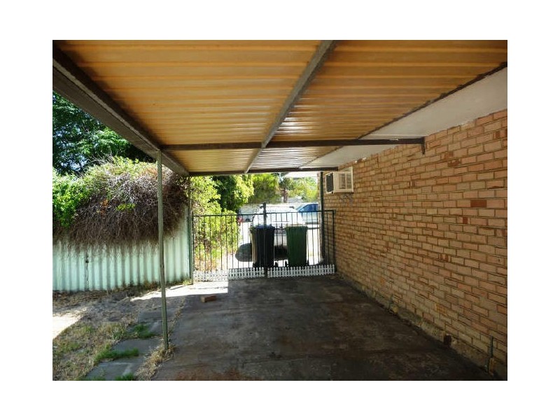 4 Elanora Road, Armadale WA 6112