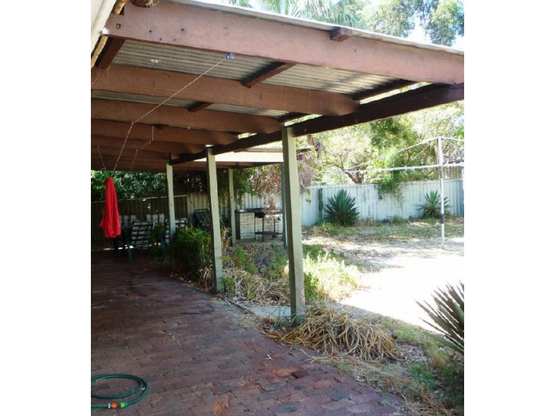 4 Elanora Road, Armadale WA 6112