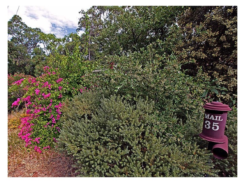 35 Michael Road, Roleystone WA 6111